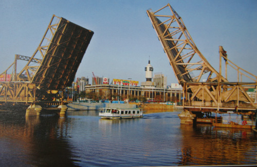 28号2007年解放桥重新开启.jpg
