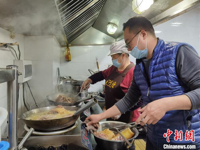 “宝岛阿嬷”贵州过新年：两岸一家亲大陆也是家