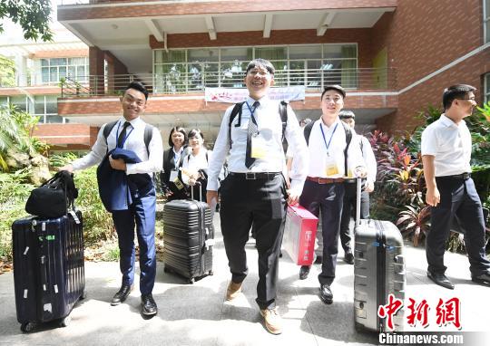 两百多名台湾大学生在广州开启暑期实习体验活动 姬东 摄