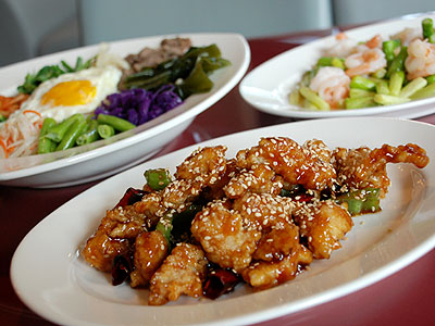中山區上班族美食 美式中菜芝麻雞 中韓料理同上桌