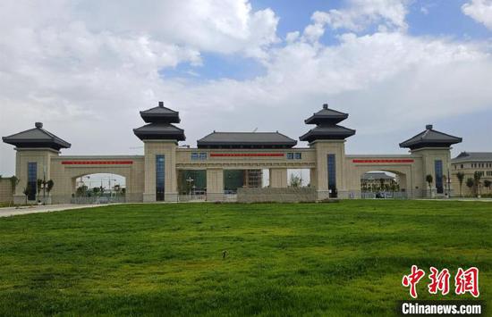 坐落在图木舒克的新疆政法学院。　史玉江　摄