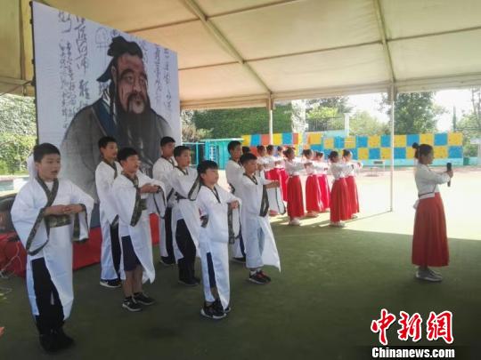 35名台湾青年志工赴鲁交流
