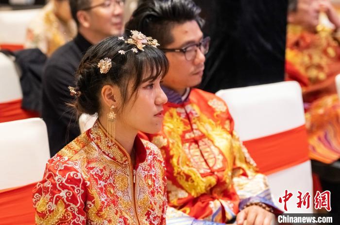 宁台两岸“连线”见证20对伉俪“飞越海峡的爱情”