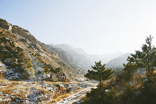 探寻虹螺山