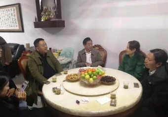 衡阳市委副秘书长、台办主任李瑞荣新春走访慰问台胞台属