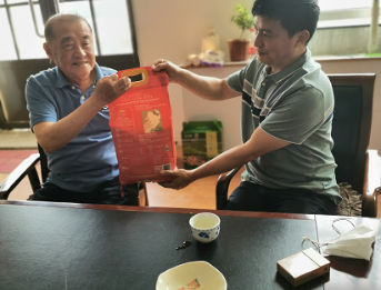 營口市台辦走訪慰問在營台胞
