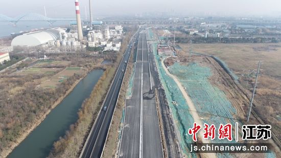 航拍338省道雨花台区段改扩建工程。南京市雨花台区城市精细化建设管理推进办公室供图 航拍338省道雨花台区段改扩建工程。南京市雨花台区城市精细化建设管理推进办公室供图