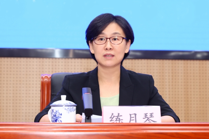 2021年9月，练月琴主任在全省台商学习弘扬张謇精神研修交流活动上作开班动员讲话。
