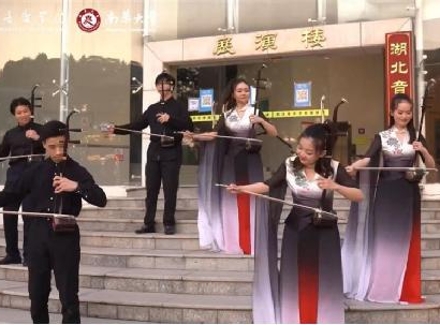 第二屆鄂臺高校青年迎新年專場音樂會成功舉辦