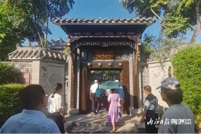 “两岸一家亲·大千翰墨情”甜文化经贸交流活动在内江举行846