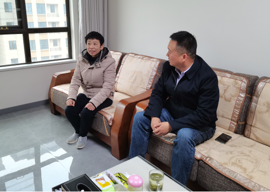 襄阳市委台办走访慰问退休老干部69 襄阳市委台办走访慰问退休老干部69