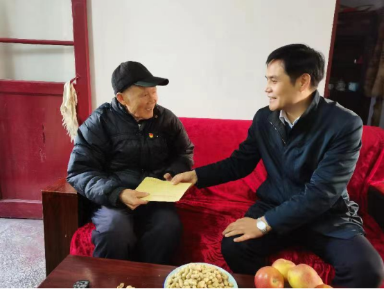 襄阳市委台办走访慰问退休老干部71 襄阳市委台办走访慰问退休老干部71