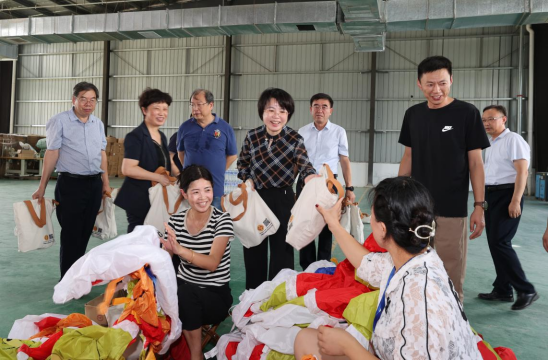 淮北市委负责同志赴台企慰问194 淮北市委负责同志赴台企慰问194