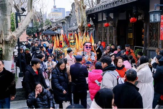 第三屆“致敬青春·逐夢(mèng)天府”港澳臺(tái)青年文化嘉年華在成都舉辦1095