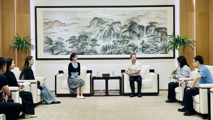 2025-05 会见欧阳娜娜