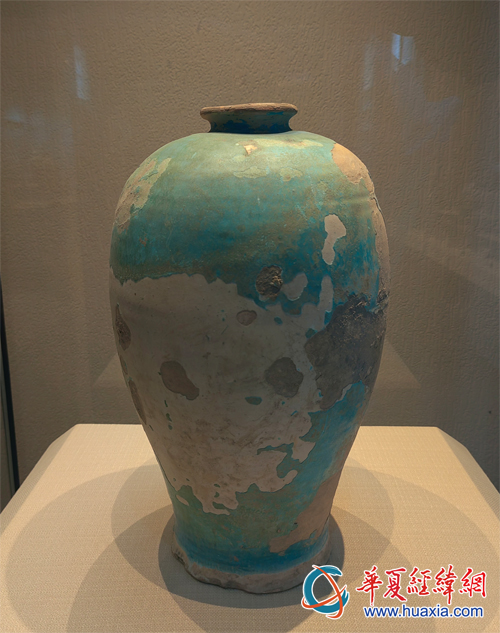14：孔雀藍釉梅瓶