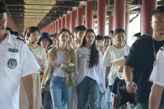 5.11欧阳娜娜携家人回江西探亲，官宣新身份！763