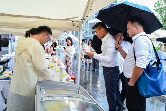 青春市集鸣锣开市537