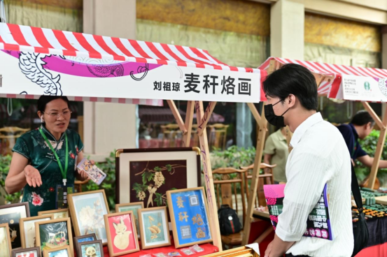 成都國際非遺節(jié)圈粉臺灣青年 ：這不僅是文化交流的盛會 更詮釋了中華文化的魅力139