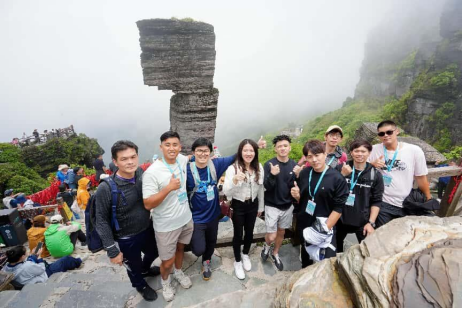 万山磅礴看主峰：当八座名山在梵净山巅“论剑”——2025“梵净山杯”旅游名山篮球邀请赛见闻(2) (2)1015
