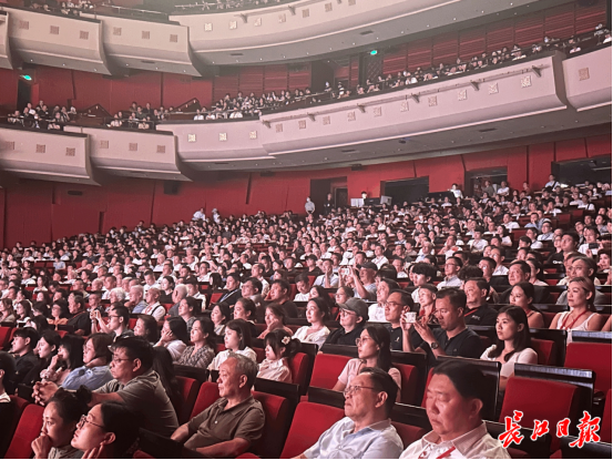 聚焦湖北·武汉台湾周丨台湾嘉宾点赞《编钟乐舞》，“亲耳听到编钟演奏太震撼了”425