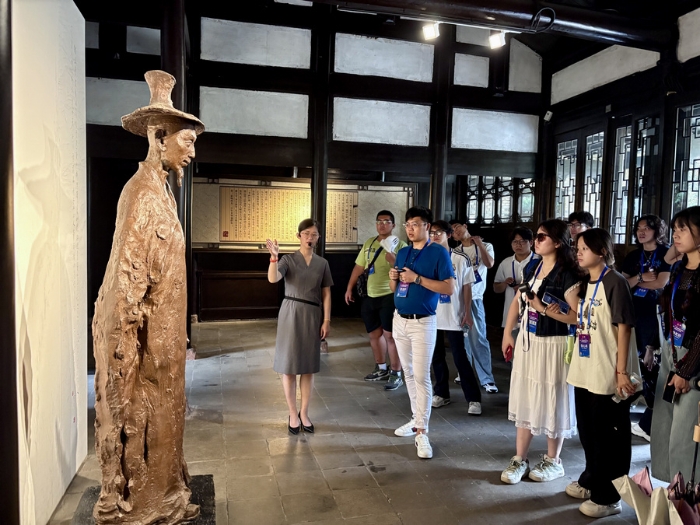 参观八大山人1