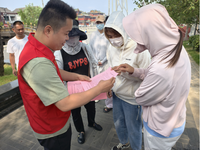 聚焦绿色生活_共践文明新风——开封市龙亭区台办开展垃圾分类主题宣传活动140