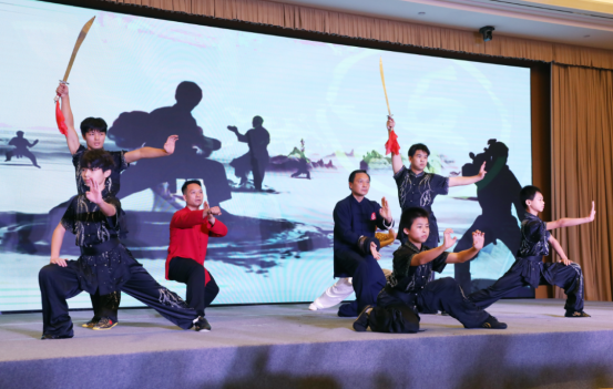 禅越海峡 心手相连77