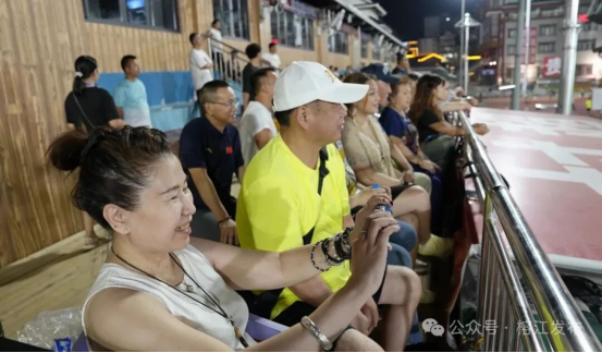 台湾游客打卡榕江 盛赞“村超”独特魅力，沉浸式体验乡村体育活力 感受大陆乡村蓬勃生机301