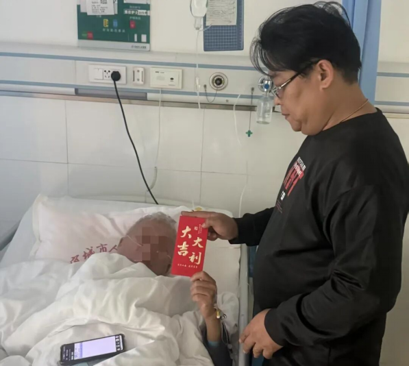 襄阳台协会探望患病会员 传递协会温情与关怀1108150