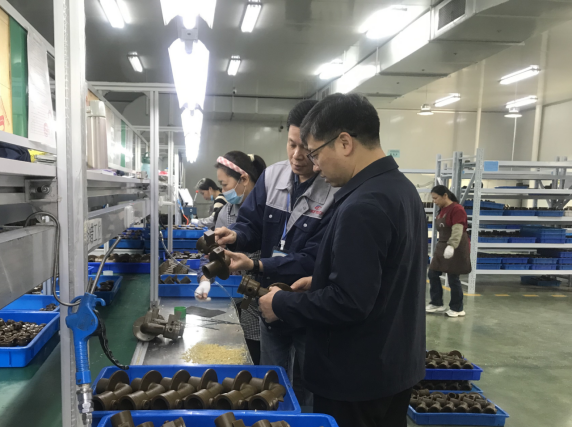 宣城市委常委华银峰走访调研台资企业400