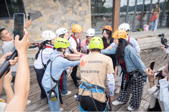 1_贵州举办黔西南“加油文化“寻根之旅1220