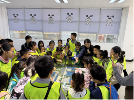 青少年宫参观台企活动新闻稿606