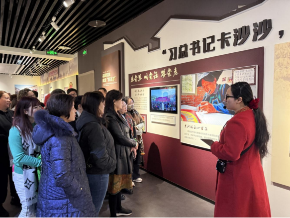 1.“相聚凉山 •两岸一家”川台经贸交流活动在凉山举办131