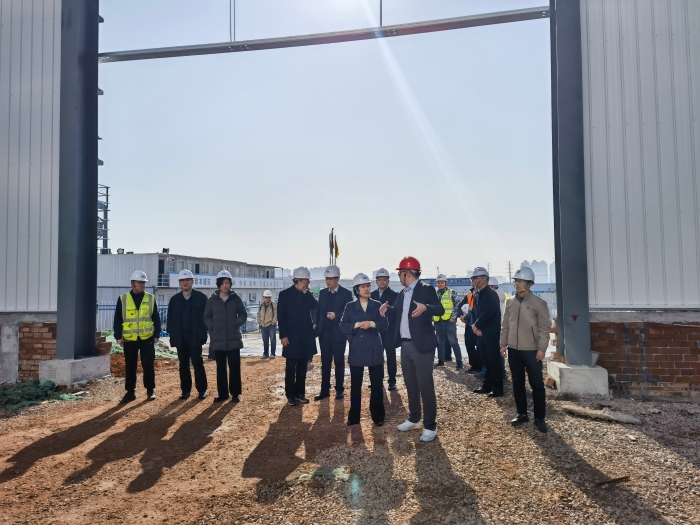 2.考察调研上海冠龙湘潭生产基地建设现场