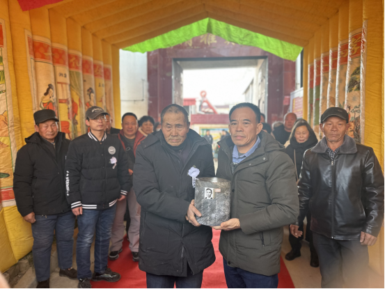 灵魂摆渡人  牵起两岸情14