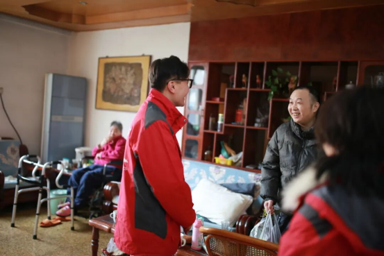 爱心助困·蔬送温暖——水果湖街道社工站联合台企志愿者开展公益行动114