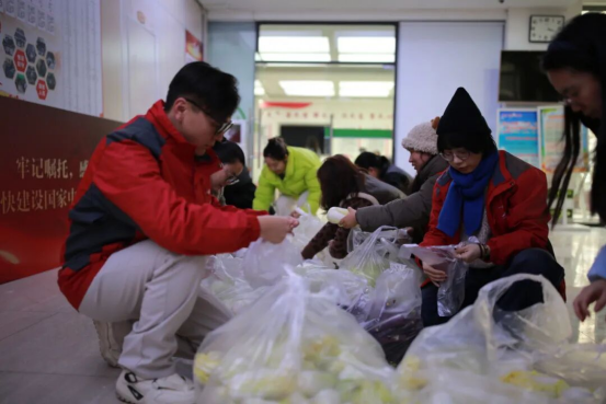 爱心助困·蔬送温暖——水果湖街道社工站联合台企志愿者开展公益行动387