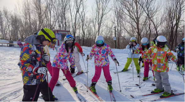 冰雪为笺书情谊，青春作舟梦启航(1)1285