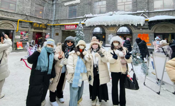 冰雪为笺书情谊，青春作舟梦启航(1)2075