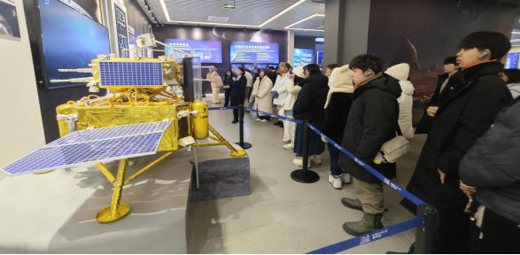 冰雪为笺书情谊，青春作舟梦启航(1)2537