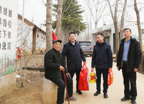 省台办副主任祝展鹏赴后坡村开展春节走访慰问41