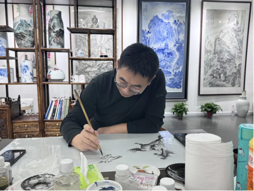 骏马跃然瓷上 瓷香融入年味753