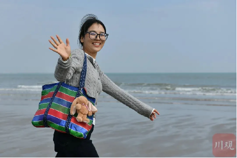 1.泪目！四川姑娘“何仙姑”带台湾老兵过海回家1173