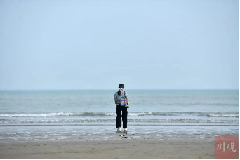 1.泪目！四川姑娘“何仙姑”带台湾老兵过海回家2069