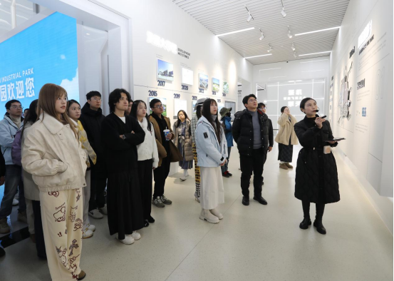 4.自贡市开展“两岸同心创·青春筑梦行”台湾青年实习交流活动592