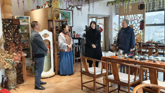 兴义市开展台胞台属春节走访慰问102