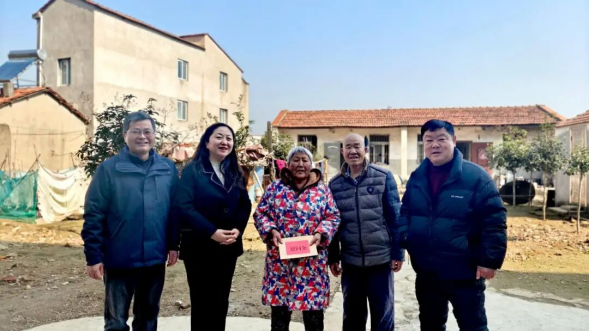 市委台办、武汉出版集团春节前慰问马赛村党员群众790