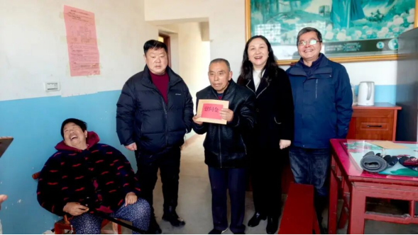 市委台办、武汉出版集团春节前慰问马赛村党员群众794