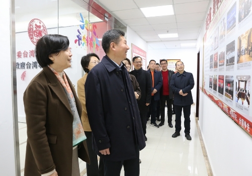 南昌市领导深入市委台办开展新春走访慰问